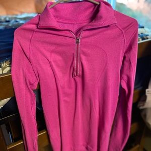 Lulu lemon pull over